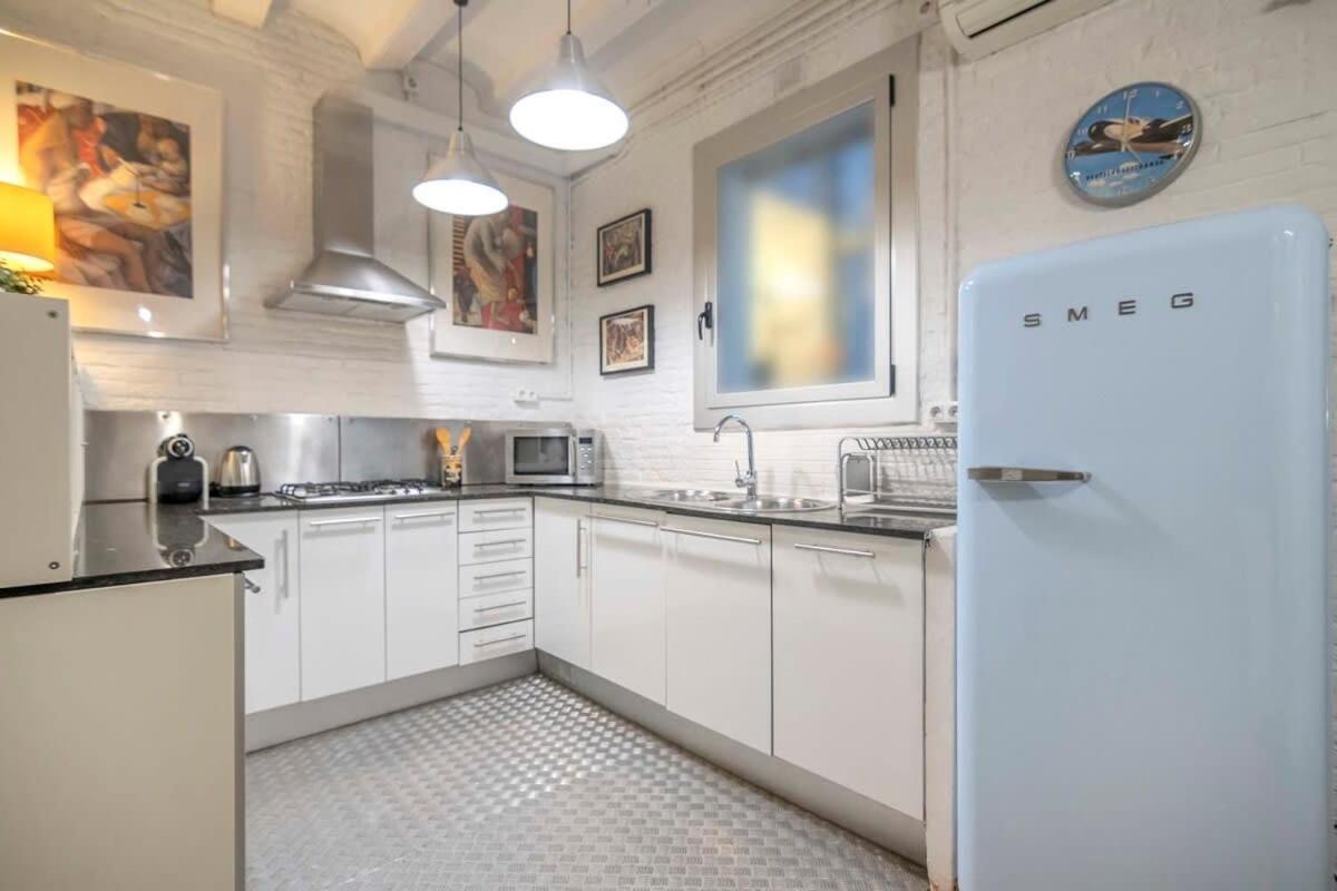 Exclusive 2 Bedroom Apartment In The City Center Барселона Экстерьер фото