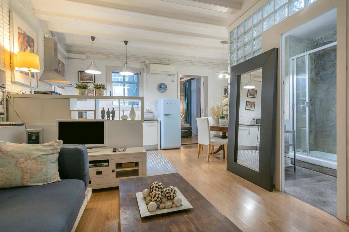 Exclusive 2 Bedroom Apartment In The City Center Барселона Экстерьер фото