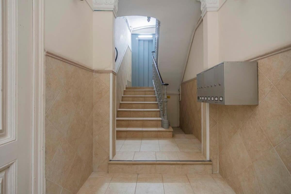 Exclusive 2 Bedroom Apartment In The City Center Барселона Экстерьер фото