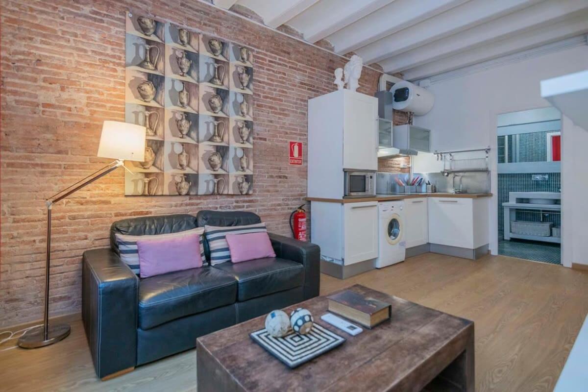 Exclusive 2 Bedroom Apartment In The City Center Барселона Экстерьер фото