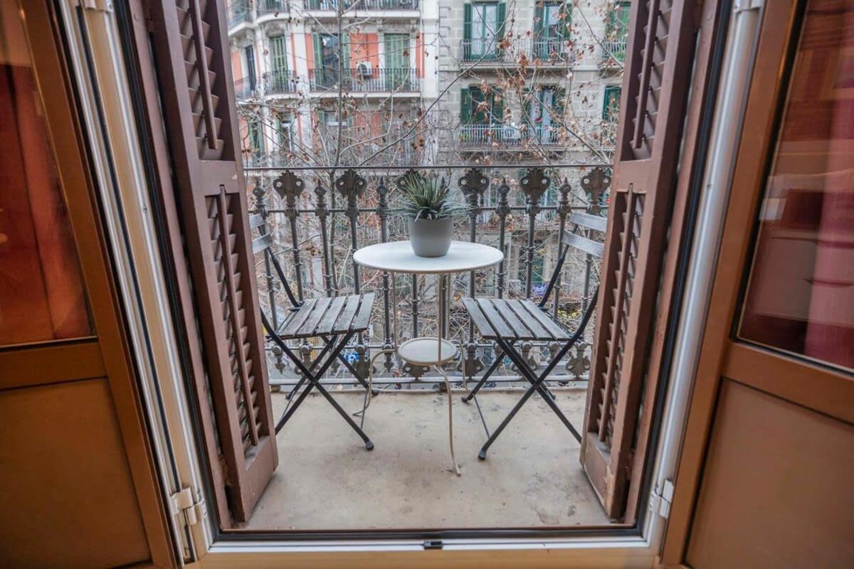 Exclusive 2 Bedroom Apartment In The City Center Барселона Экстерьер фото