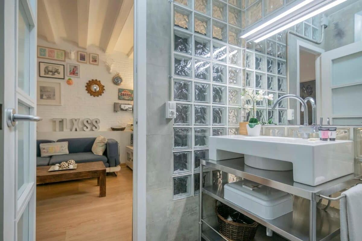 Exclusive 2 Bedroom Apartment In The City Center Барселона Экстерьер фото